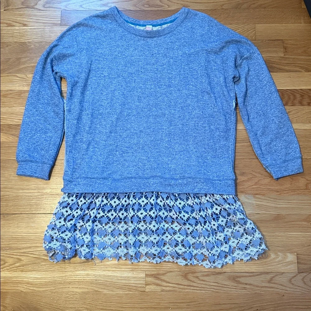 Free people beach Blue‎ tunic Sweater with Lace Hem size M/L